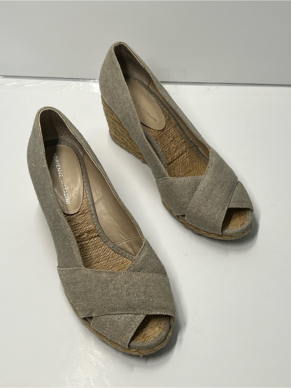Adrienne Vittadini Women’s Size 8.5 Beige Gold Slip On 3” Wedge